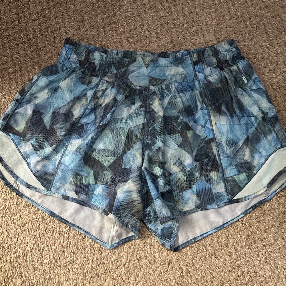 Lululemon shorts size 8 Tall